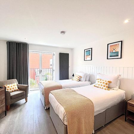 Mode Apartments St Annes Литам Сент Аннс Екстериор снимка