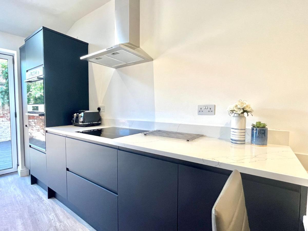 Mode Apartments St Annes Литам Сент Аннс Екстериор снимка