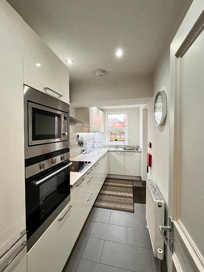 Mode Apartments St Annes Литам Сент Аннс Екстериор снимка