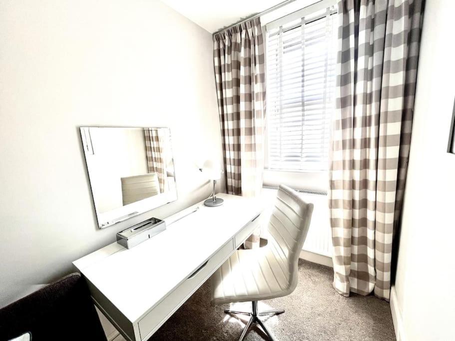 Mode Apartments St Annes Литам Сент Аннс Екстериор снимка