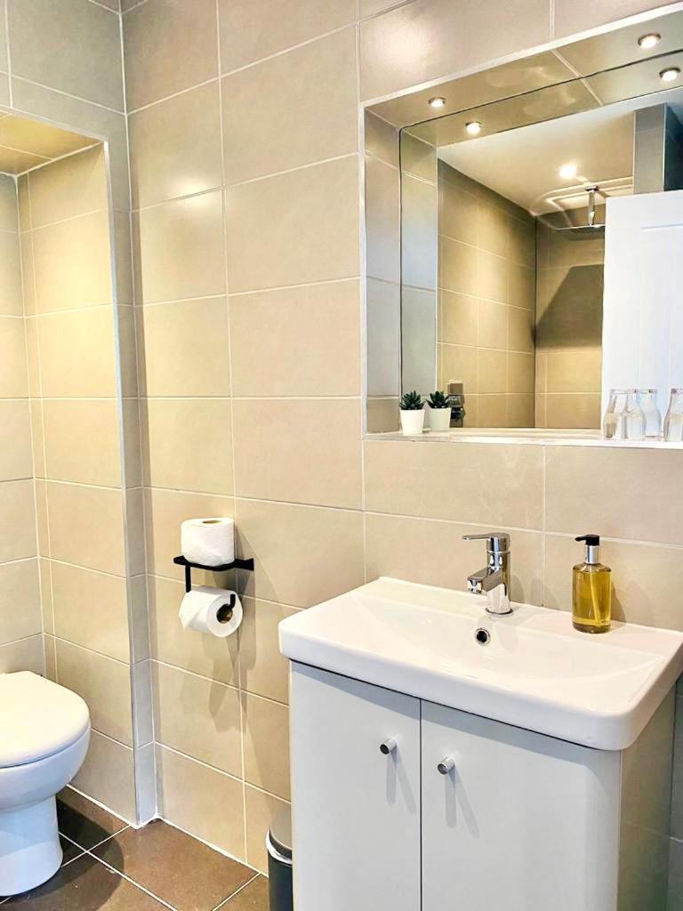 Mode Apartments St Annes Литам Сент Аннс Екстериор снимка