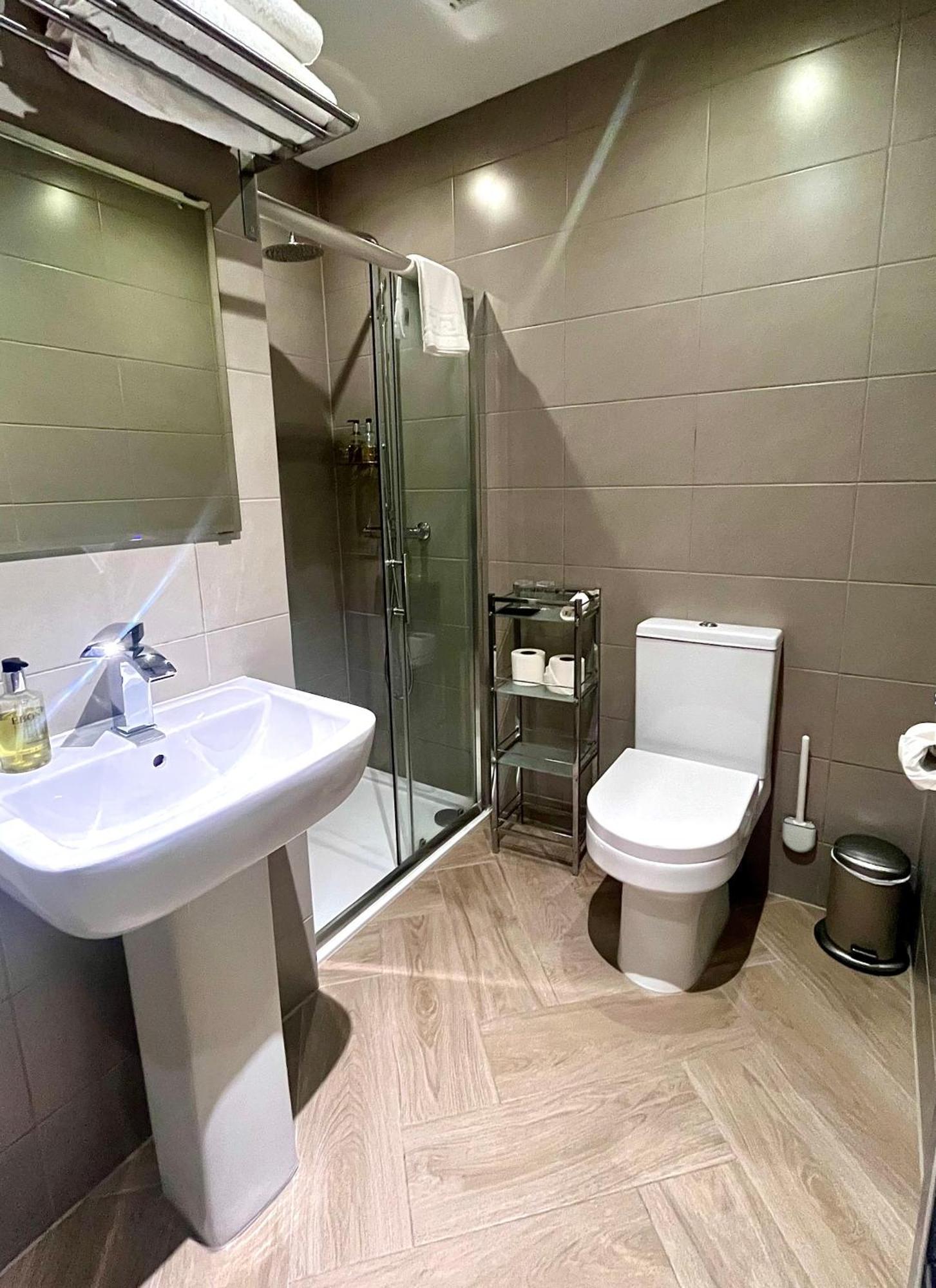 Mode Apartments St Annes Литам Сент Аннс Екстериор снимка