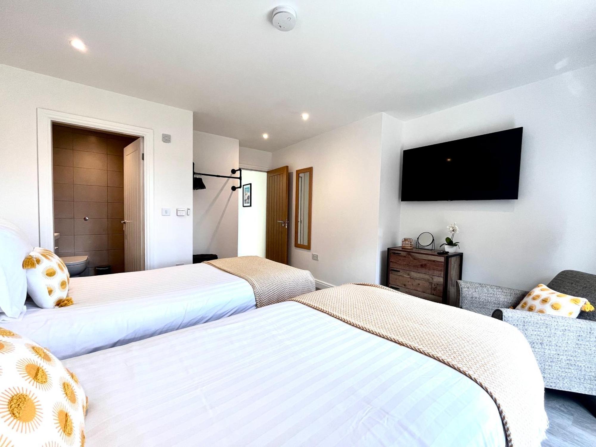 Mode Apartments St Annes Литам Сент Аннс Екстериор снимка