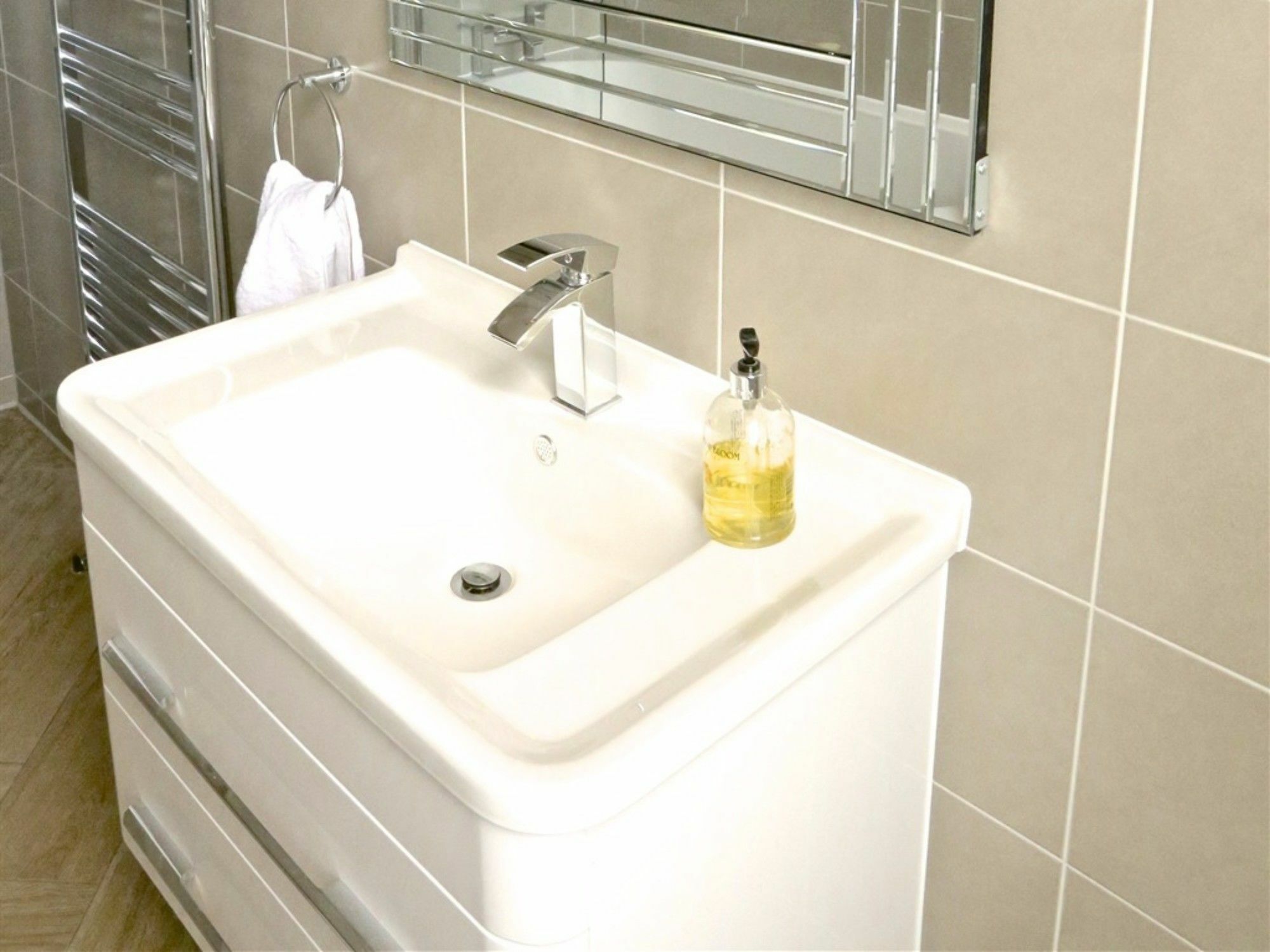 Mode Apartments St Annes Литам Сент Аннс Екстериор снимка