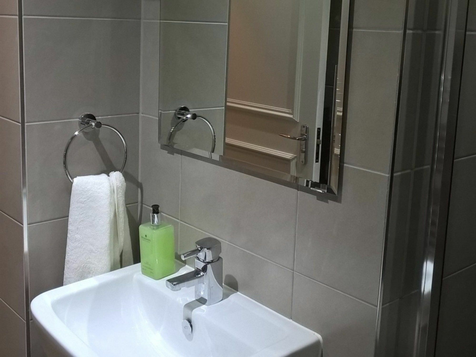 Mode Apartments St Annes Литам Сент Аннс Екстериор снимка